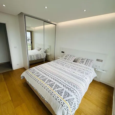 Beautiful Stunning View Of The Lion De Apartament Saint-Raphaël